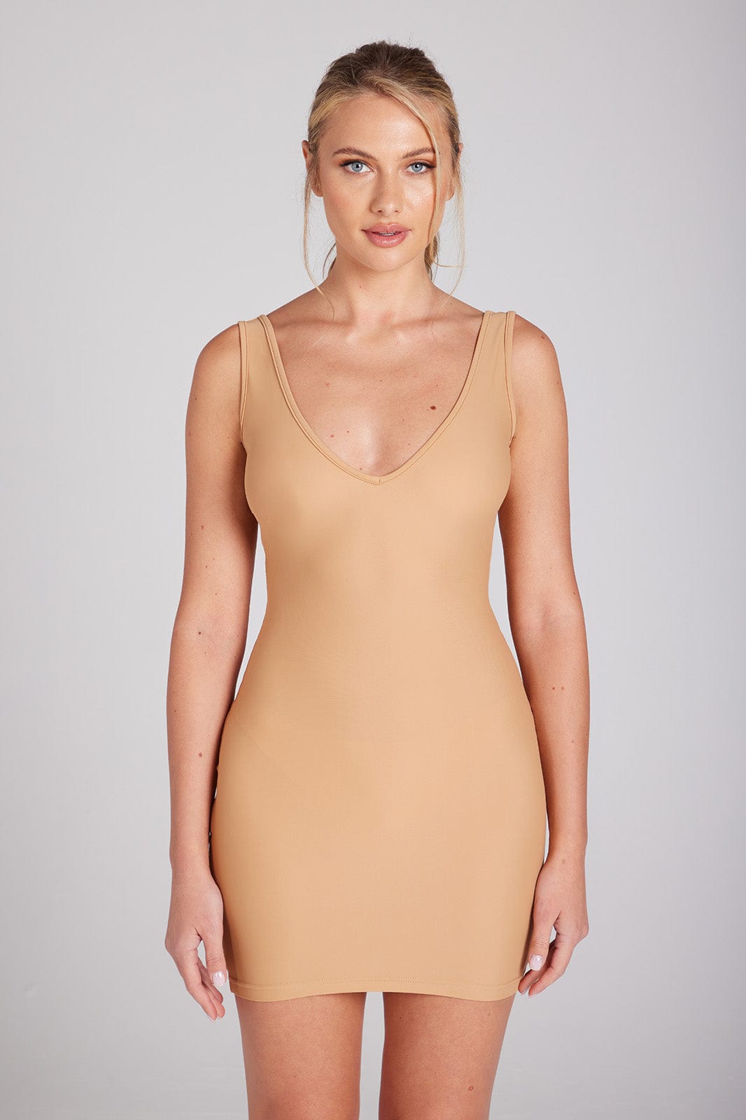 NADINE MERABI XXL / Light Nude Straight Slip